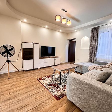 La Teatru - 2Bd Apartment Near Theatre And Old Town براشوف المظهر الخارجي الصورة