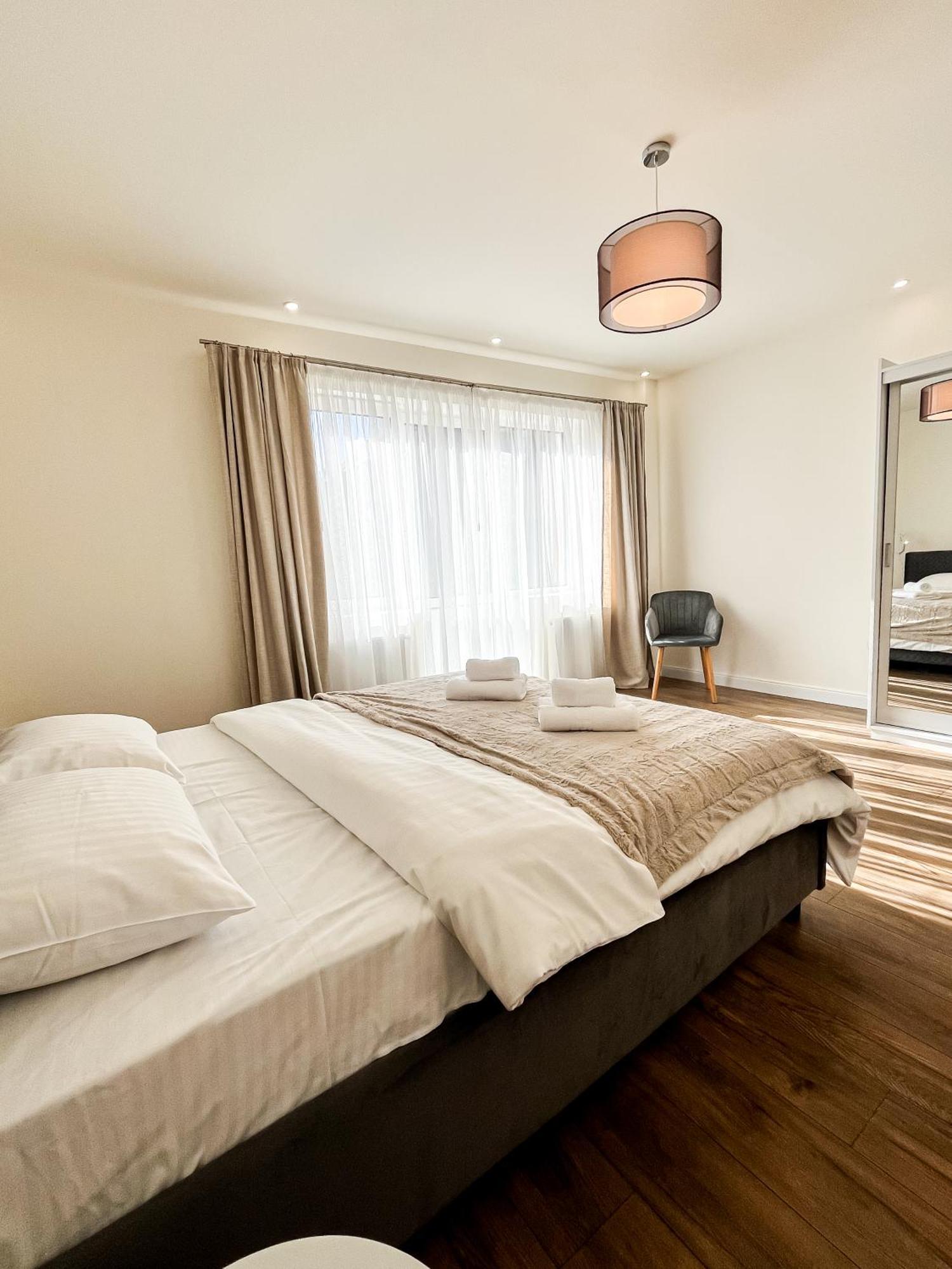 La Teatru - 2Bd Apartment Near Theatre And Old Town براشوف المظهر الخارجي الصورة